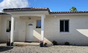 Exterior - Villa Jeanne, family home with swimming pool (Salles)