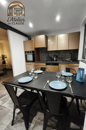 Private kitchen - Vrbo Property (Wattwiller)