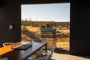 Outdoor dining - Desert Dawn | Spa | Fire Pit | Joshua Tree Park (Joshua Tree)