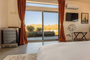 Desk, travel cot, free WiFi, bed sheets - Desert Dawn | Spa | Fire Pit | Joshua Tree Park (Joshua Tree)