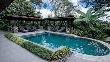 Villa, vue jardin | Coffres-forts dans les chambres, Wi-Fi gratuit, draps fournis