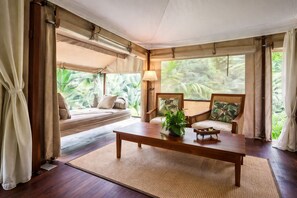 Coffres-forts dans les chambres, Wi-Fi gratuit, draps fournis