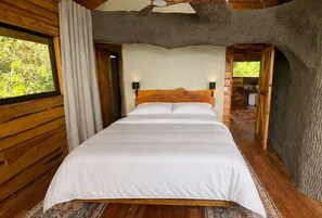 Tree House | In-room safe, free WiFi, bed sheets