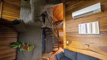 Tree House | In-room safe, free WiFi, bed sheets