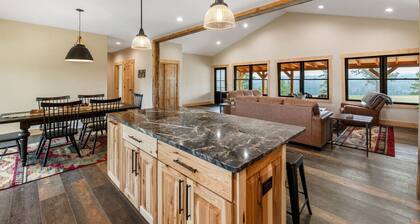 The Starry Pines Hideaway