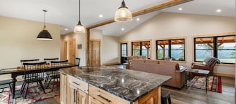 The Starry Pines Hideaway