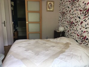 2 bedrooms, iron/ironing board, WiFi, bed sheets - Ideal location for visiting Bordeaux and the surrounding area, quiet apartment (Mérignac)
