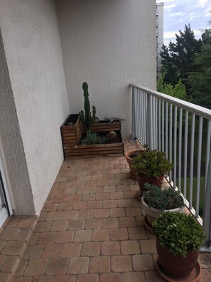 Property grounds - Ideal location for visiting Bordeaux and the surrounding area, quiet apartment (Mérignac)
