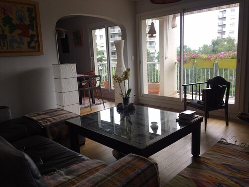 Envie de visiter Bordeaux et sa région, appartement idéalement placé et au calme