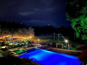 สระว่ายน้ำ