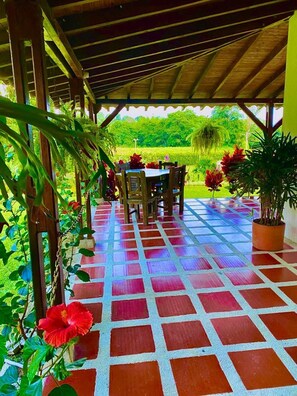 Restaurant - Jardines del cafe entre nubes (Armenia)
