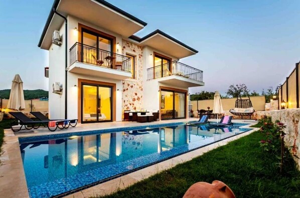 Pool - Holiday villa in Kaş / Antalya, on the most turquoise sea of the Mediterranean. (Antalya)
