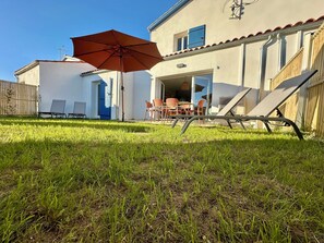 Outdoor dining - New house 6 persons La cøtinière (Saint-Pierre-d'Oléron)