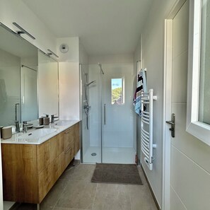 Shower, hair dryer, towels, toilet paper - New house 6 persons La cøtinière (Saint-Pierre-d'Oléron)