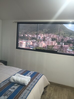 1 bedroom, iron/ironing board, Internet, bed sheets - Very private studio apartment close to the airport and 15 minutes from the historic center. (Cusco)