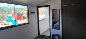 Interior - Very private studio apartment close to the airport and 15 minutes from the historic center. (Cusco)