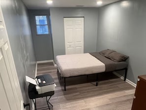 4 bedrooms, iron/ironing board, WiFi