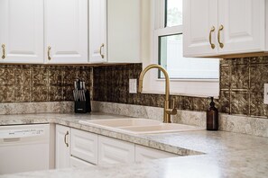 Private kitchen - A Hidden Paradise Right Across from Indian Rocks Beach! (Indian Rocks Beach)