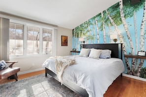 Room - Lake View Condo centrally located, sleep up to 6 with a Pool (Lake Geneva)