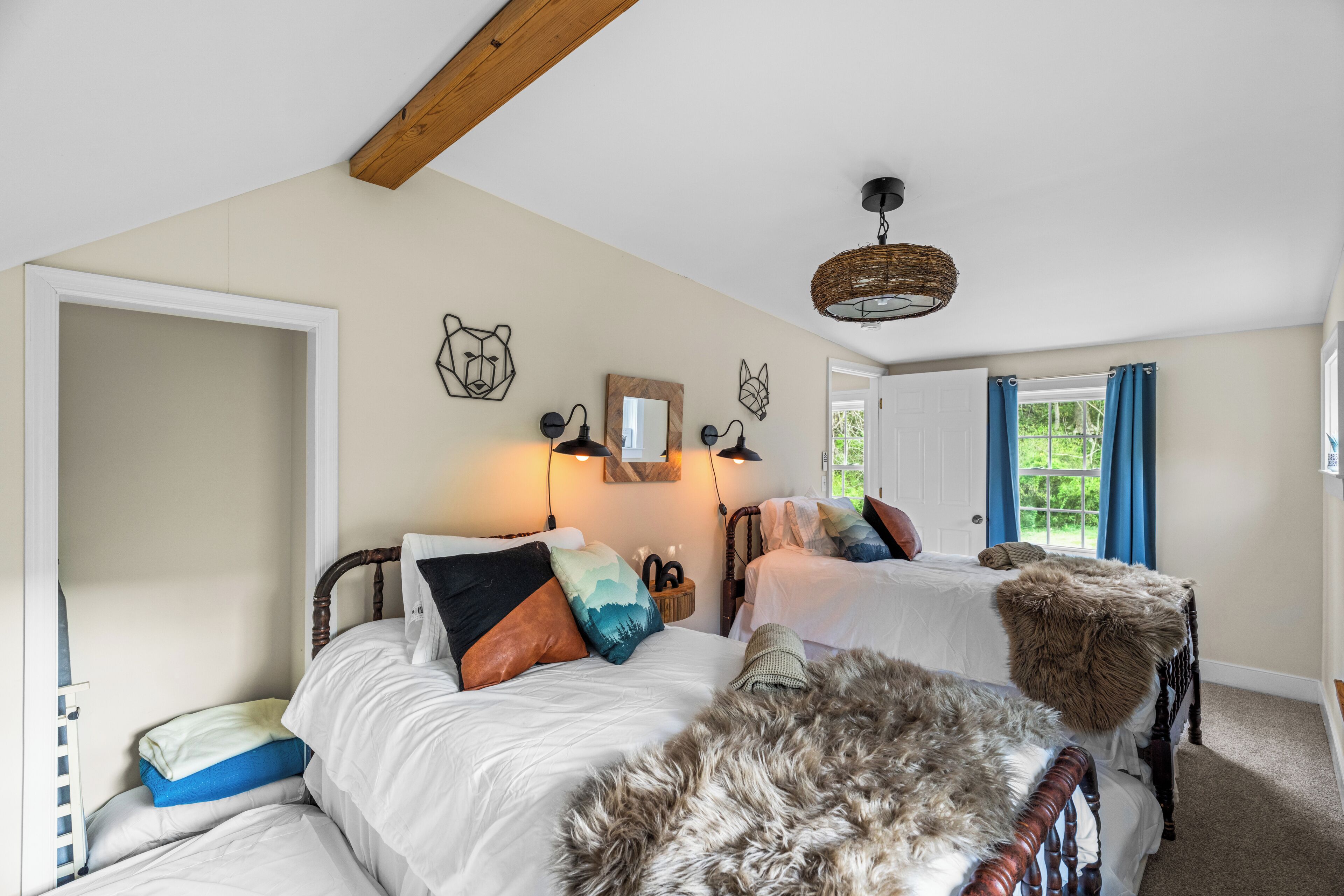 3 bedrooms, desk, iron/ironing board, free WiFi