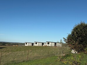 Exterior - Peaceful Farm Stay - Kingsdale Park Luxury Cabins (Kingsdale)