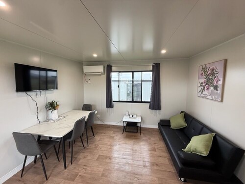 Peaceful Farm Stay - Kingsdale Park Luxury Cabins