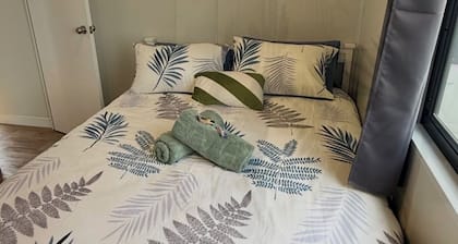 Peaceful Farm Stay - Kingsdale Park Luxury Cabins