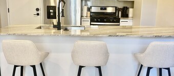 Luxury Downtown Apartment w/Rooftop Access