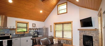 Rainbow Trout Cabin - 1 Bedroom + Loft Cabin, River Access