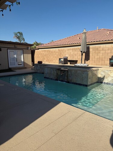 3-bedroom spacious house in Coachella with pool, jacuzzi, & grill