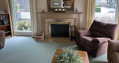 Beautiful 4-BDRM home in Seaside, steps to the beach, perfect family getaway.