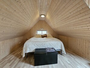 5 bedrooms, internet, bed sheets
