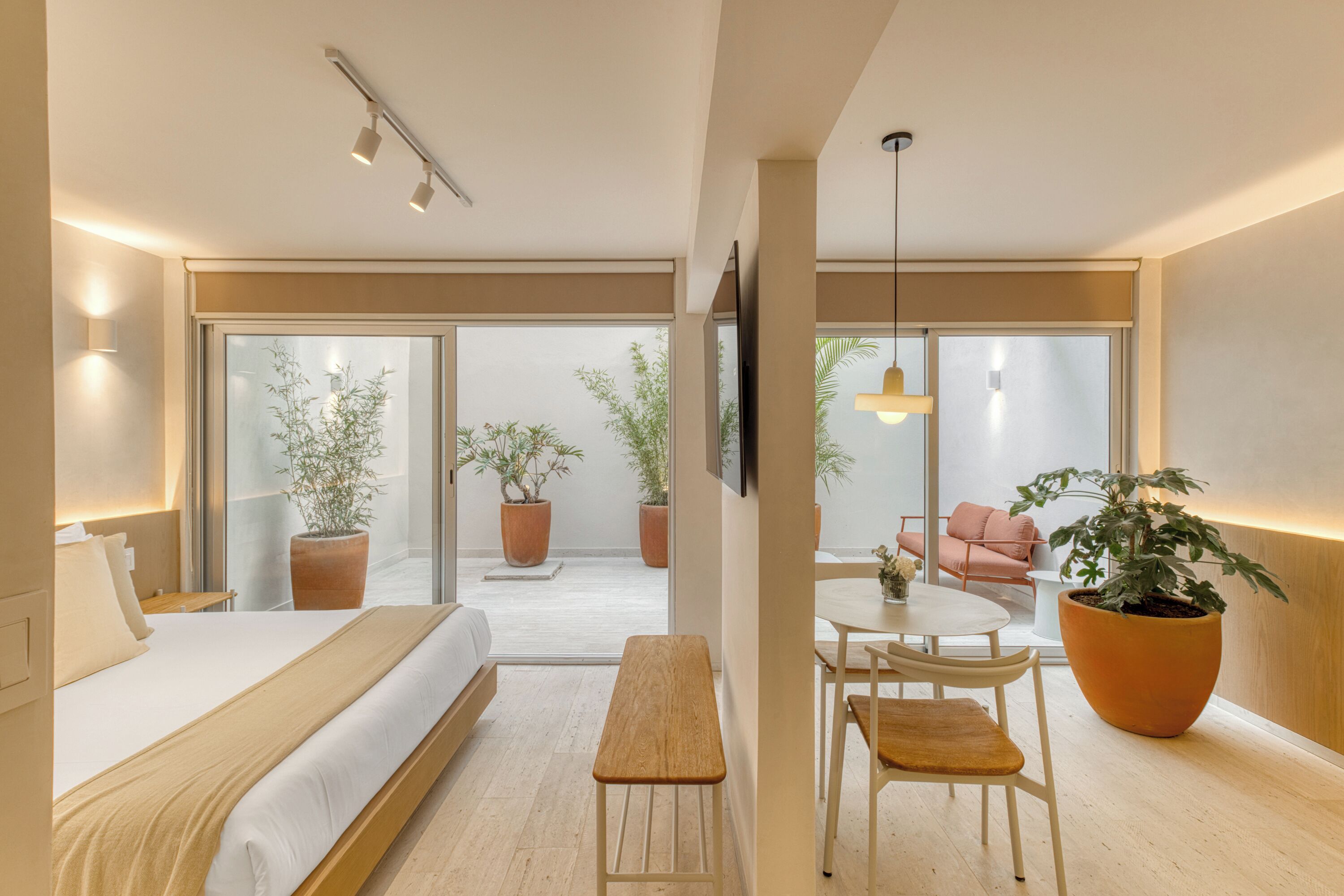 Estudio de lujo, patio