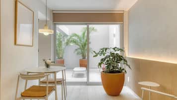 Luxury Studio, Patio | Dining room