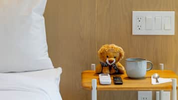 Deluxe Studio, Balcony | In-room safe, laptop workspace, iron/ironing board, free WiFi