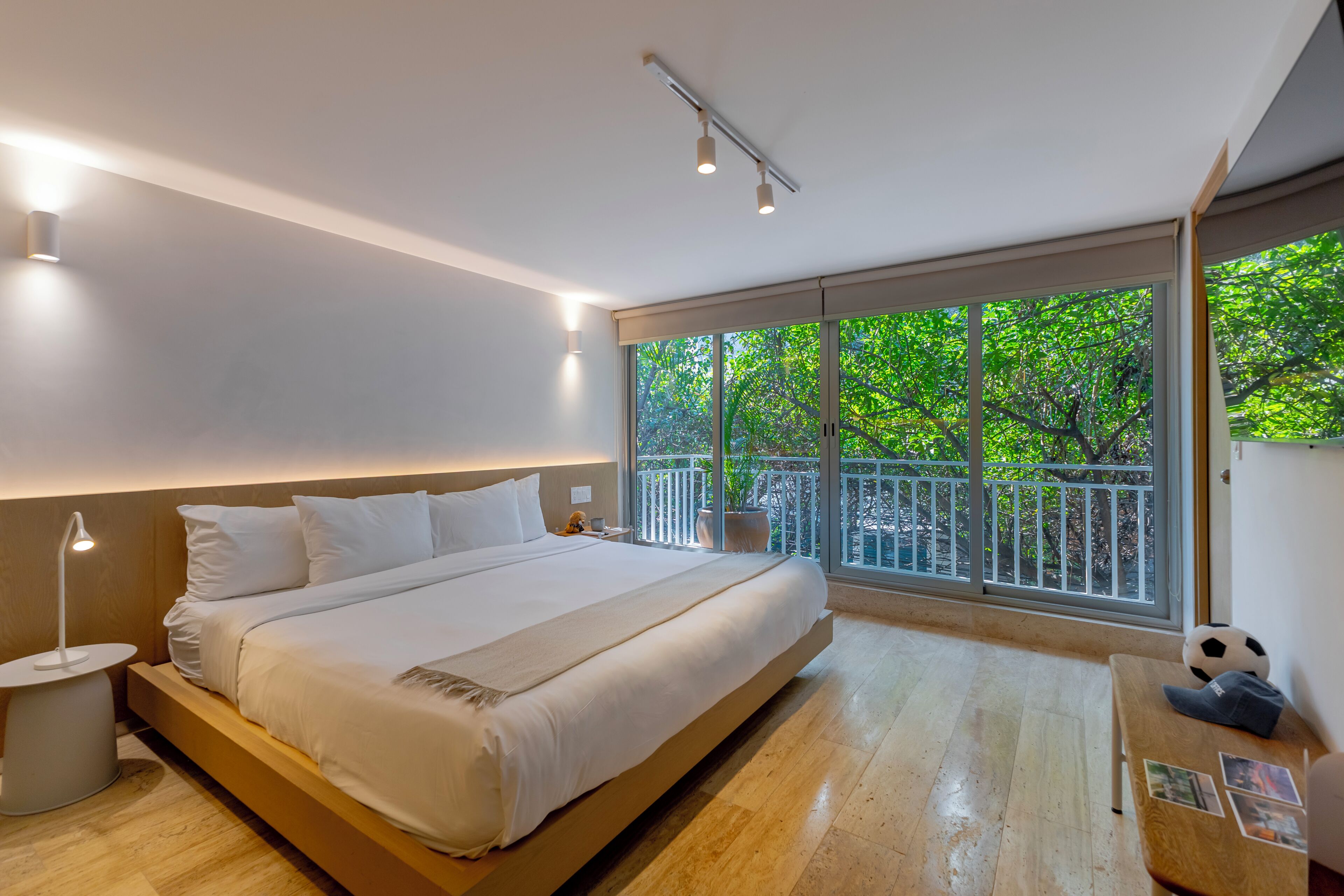 Deluxe Studio, Balcony | In-room safe, laptop workspace, iron/ironing board, free WiFi