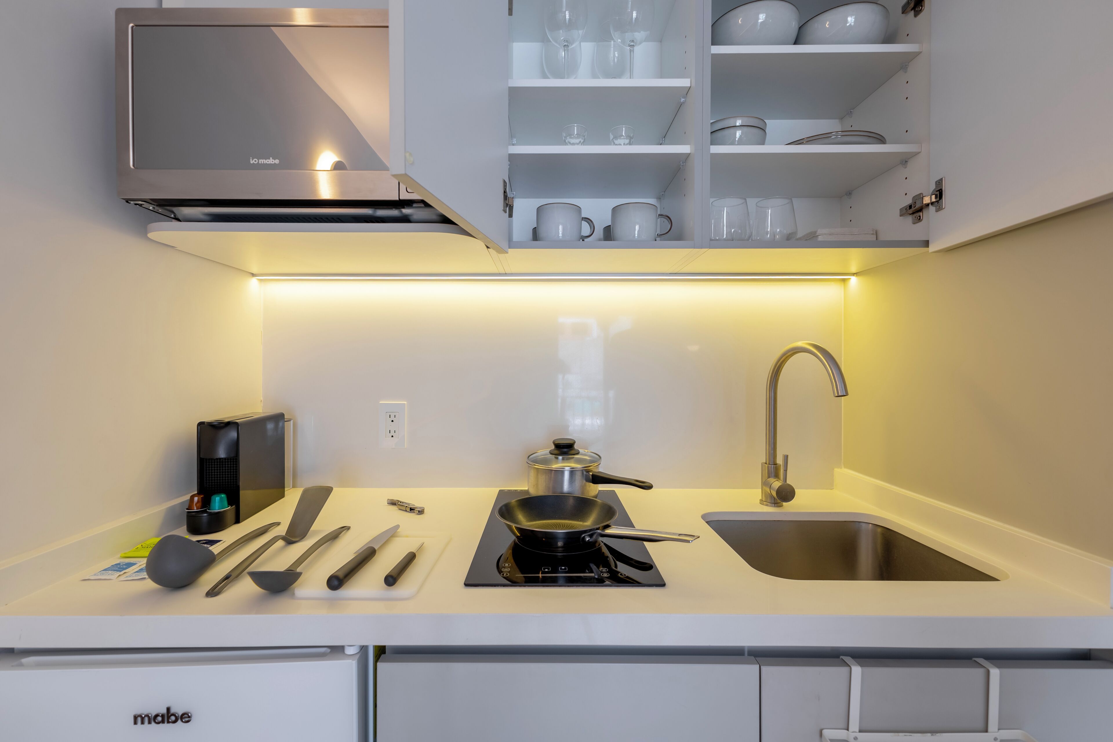 Premium Studio, Balcony | Private kitchen