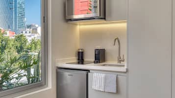 Classic Studio, Balcony | Private kitchen