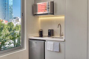 Studio phong cách cổ điển, ban công | Bếp riêng