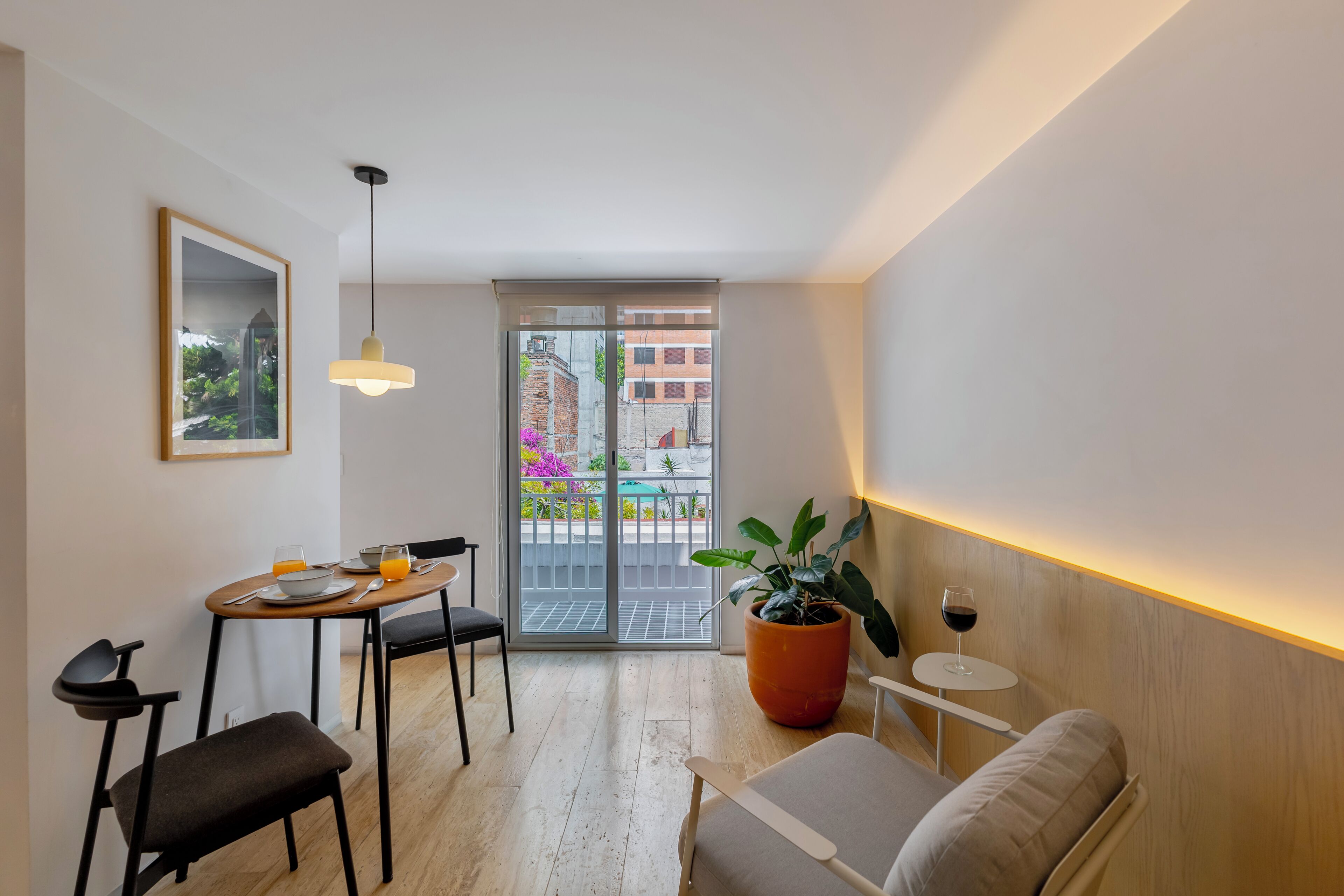 Premium Studio, Balcony | Living area