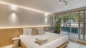 Deluxe Studio, Balcony