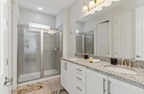 House - Family 5BR Retreat With Pool and Themed Bedrooms (Kissimmee)