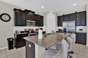 House - Chic 4BR With Pool Game Room Mickey Rooms (Kissimmee)