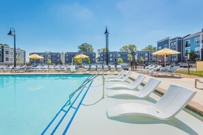 Pool - Luxury 2BR Near Uptown | NoDa & Light Rail (Charlotte)