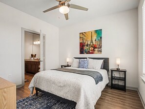 2 bedrooms, iron/ironing board, WiFi, bed sheets - Luxury 2BR Near Uptown | NoDa & Light Rail (Charlotte)
