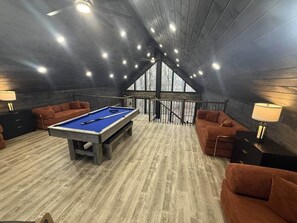 Game room - Brand New Modern A-Frame Treehouse with Hot tub (Trigg County)