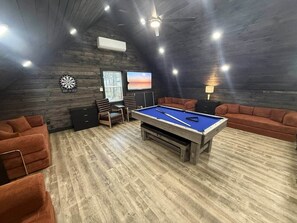 Spielezimmer