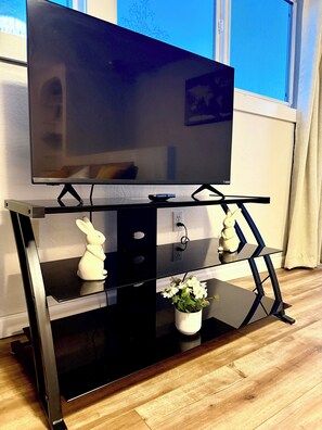 Interior - Fabulous 1-bedroom apartment in Anchorage perfect for your getaway (Anchorage)