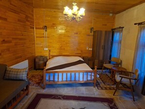 Phòng 3 dành cho gia đ ình, nhiều giường, không hút thuốc