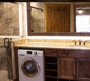 Bathroom - Westgate Smoky Mountain Resort & Water Park / 2 bedrooms (Gatlinburg)